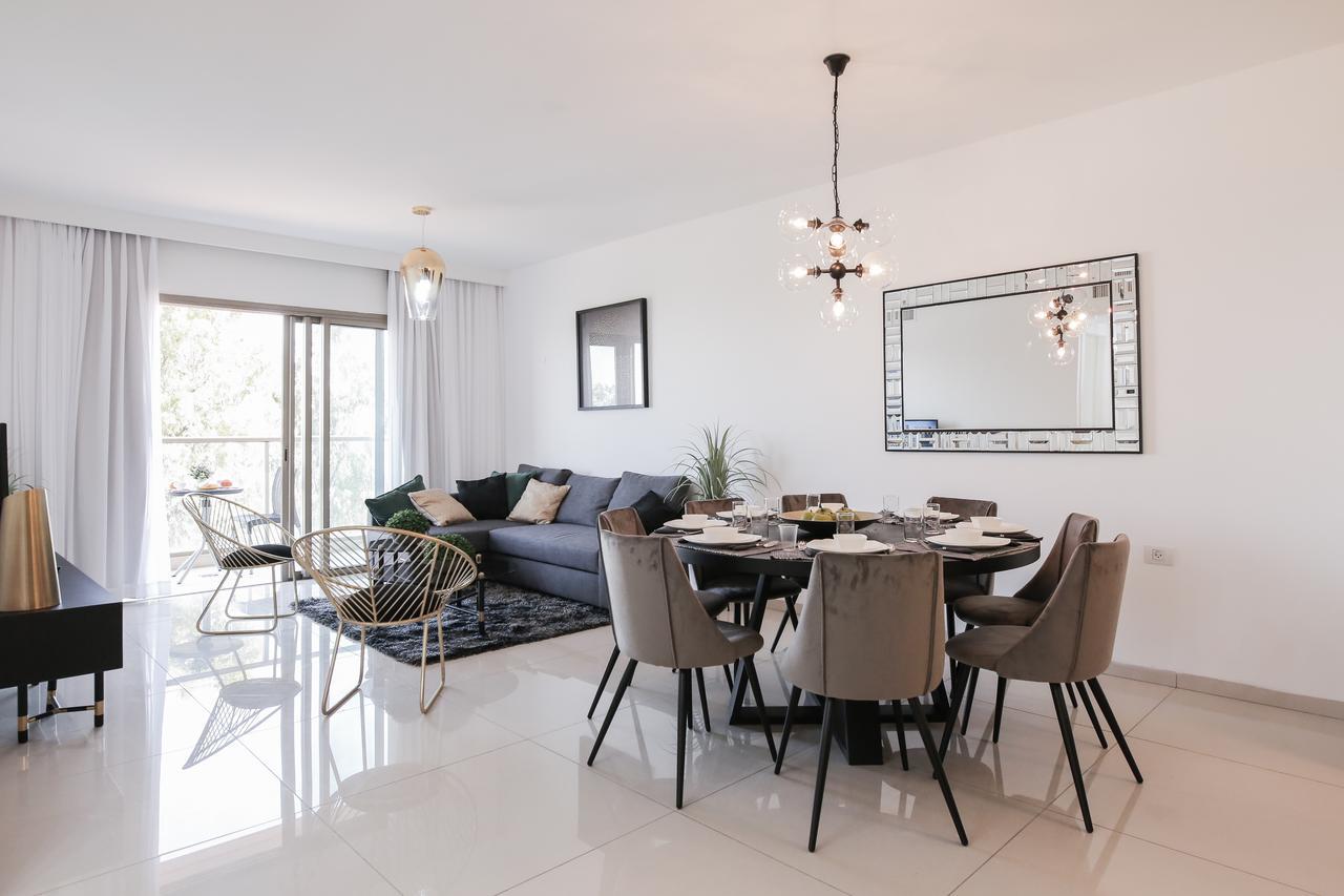 Haneviim Court Residence Yerusalem Bagian luar foto